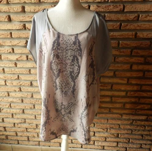 (121) -blouse femme t.44 grise - TQF -, Kleding | Dames, Blouses en Tunieken, Zo goed als nieuw, Maat 42/44 (L), Grijs, Ophalen of Verzenden