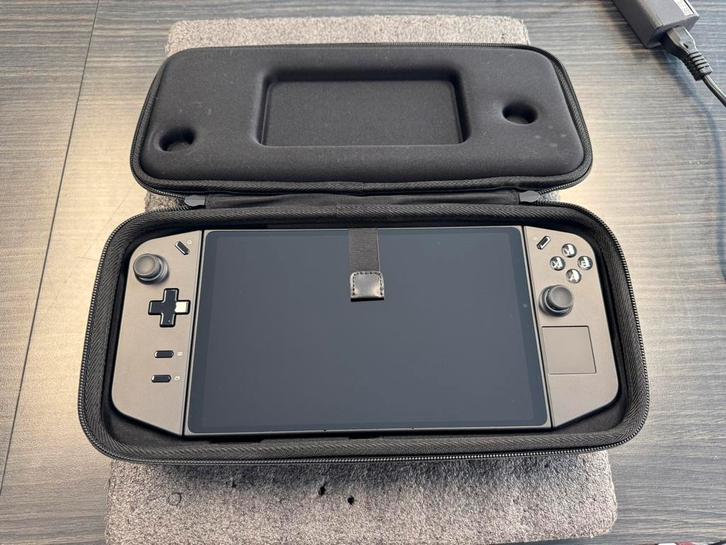 Lenovo Legion Go, Games en Spelcomputers, Spelcomputers | Overige, Zo goed als nieuw, Ophalen