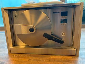 Stoomoven Miele (hoge druk) beschikbaar voor biedingen