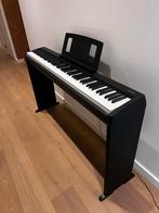 Piano Roland FP10 met onderstel, Ophalen, Zo goed als nieuw, Piano