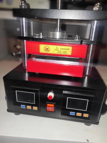 Textielprinter en plat voorwerp. beschikbaar voor biedingen