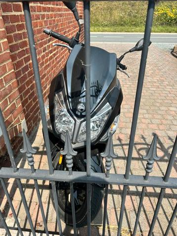 Sym avec 14 x 50 cc, Enlèvement, SYM