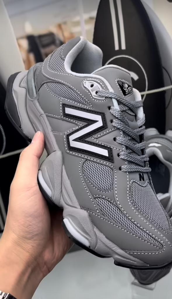 New Balance 9060 Grijs Maat 43, Ophalen of Verzenden, Nieuw