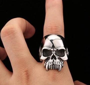Scarry skull ring in roestvrij staal