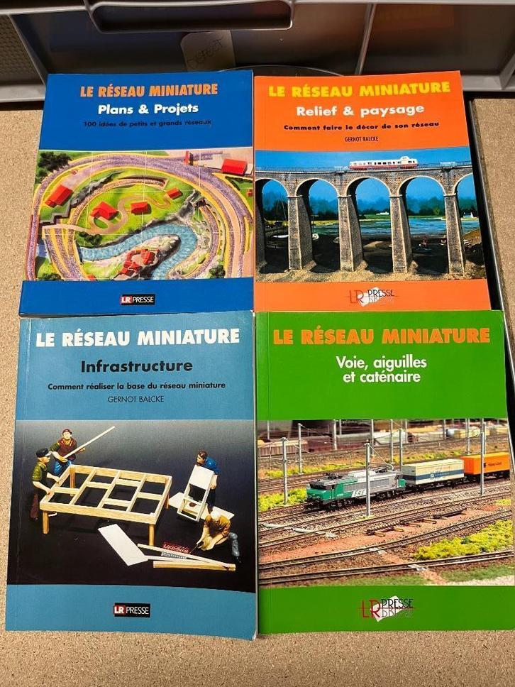 Set kleine boekjes over het miniatuurnetwerk, Hobby en Vrije tijd, Modeltreinen | H0, Zo goed als nieuw, Boek, Tijdschrift of Catalogus