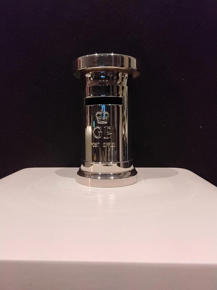 Decoratieve verzilverde spaarpot Britse Postbus, Verzamelen, Spaarpotten, Nieuw, Ophalen of Verzenden