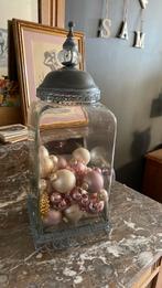 Landelijke Glazen stolp met kerstballen ., Huis en Inrichting, Ophalen, Zo goed als nieuw