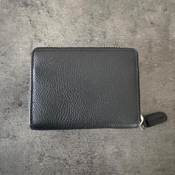 Lederen portemonnee voor kaarten beschikbaar voor biedingen