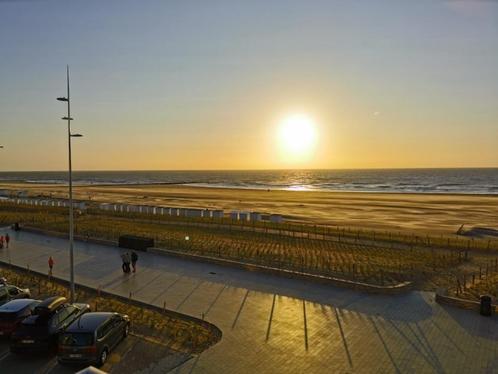 Geniet van lente op zeedijk Westende, lift balkon mooi zicht, Vakantie, Vakantiehuizen | België, Antwerpen of Vlaanderen, Appartement