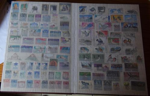 Postzegelalbum A4 (18) veel thema en wereldwijd, Postzegels en Munten, Postzegels | Volle albums en Verzamelingen, Ophalen of Verzenden