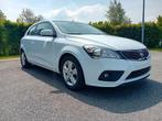 Très belle Kia Cee'd 1.6 crdi Euro 5 // carnet entretiens, Auto's, Kia, Te koop, Berline, Stof, Voorwielaandrijving