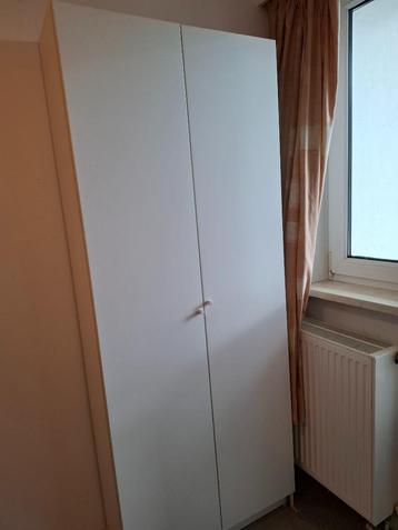 Billy-kast (Ikea) beschikbaar voor biedingen