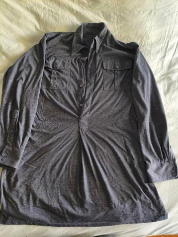 Wh / xx hemdje  beschikbaar voor biedingen