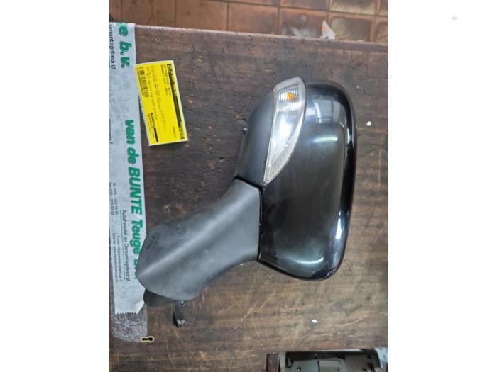 Buitenspiegel rechts van een Renault Clio, Auto-onderdelen, Spiegels, Renault, Gebruikt, 3 maanden garantie, Ophalen of Verzenden