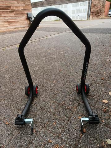 Paddock stand motor beschikbaar voor biedingen