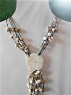 Le collier" Heaventy Hibiscus" l, Bijoux, Sacs & Beauté, Colliers, Beige, Enlèvement ou Envoi, Neuf