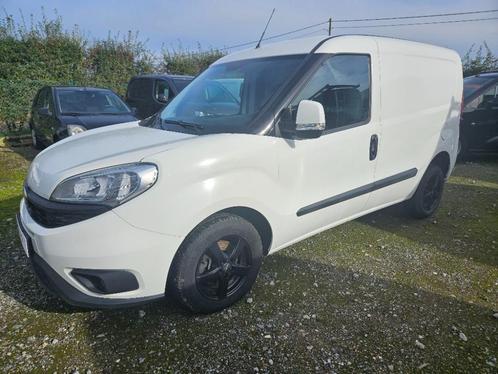 Fiat Doblo AIRCO CRUISE CAMERA NAVI..., Autos, Camionnettes & Utilitaires, Entreprise, Achat, Mercedes-Benz Certified, ABS, Airbags