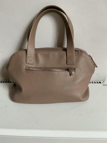 Nieuwe handtas beschikbaar voor biedingen