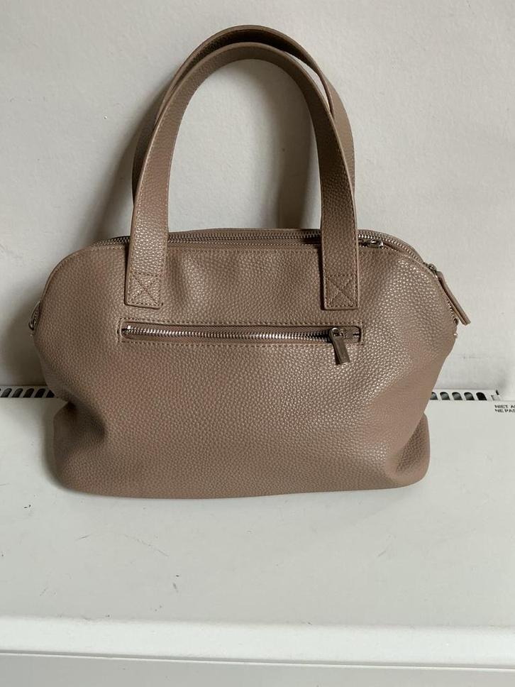 Nieuwe handtas, Handtassen en Accessoires, Tassen | Damestassen, Zo goed als nieuw, Handtas, Beige, Ophalen of Verzenden