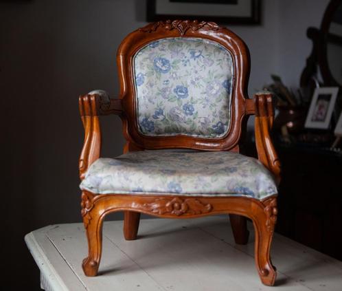Stoeltje (fauteuil), Antiek en Kunst, Antiek | Meubels | Stoelen en Sofa's, Ophalen