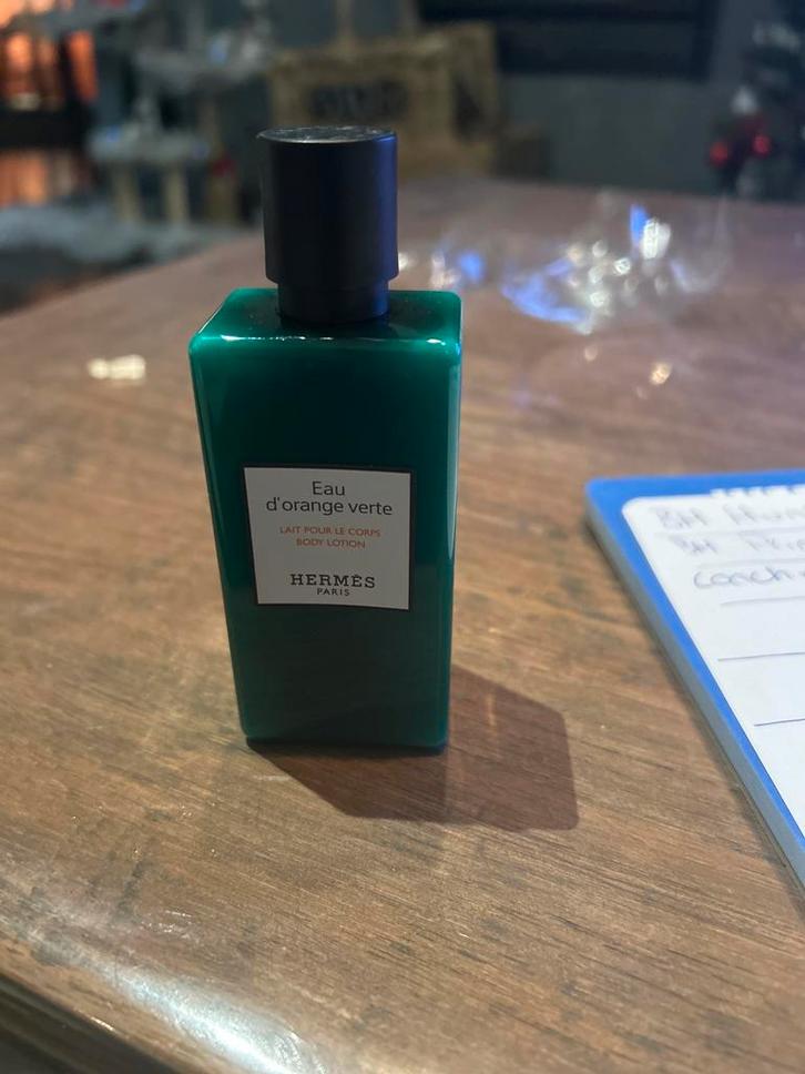 Hermès Eau d’Orange Verte set–douchegel & bodylotion (nieuw), Handtassen en Accessoires, Uiterlijk | Parfum, Nieuw, Ophalen of Verzenden