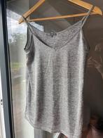 Débardeur gris brillant, Vêtements | Femmes, Tops, Comme neuf, Gris