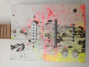 Gitaar  Cigar box guitar  beschikbaar voor biedingen