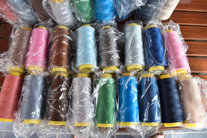 Gutermann Mara 220 zeer fijn lockgaren, Hobby & Loisirs créatifs, Couture & Fournitures, Neuf, Fil ou Aiguille(s), Enlèvement ou Envoi