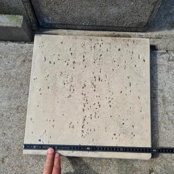 Gratis 26 tegels 40x40x4cm beschikbaar voor biedingen