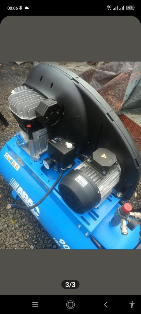 compresseur ABAC professionel 90 Litres en 400 volts, Doe-het-zelf en Bouw, Compressors, Zo goed als nieuw, 6 tot 10 bar, 25 tot 100 liter