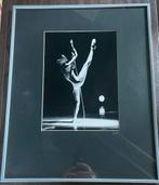 Zwart wit kunstfoto ballet koen 93 gesigneerd, Ophalen