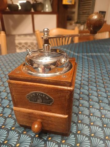 Oude koffiemolen Petges 1962 beschikbaar voor biedingen