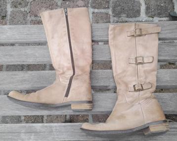 Chaussures beschikbaar voor biedingen