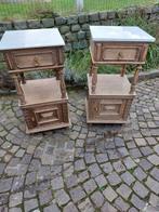 2 superbes anciennes tables de nuit,  décapé et poncé, Enlèvement