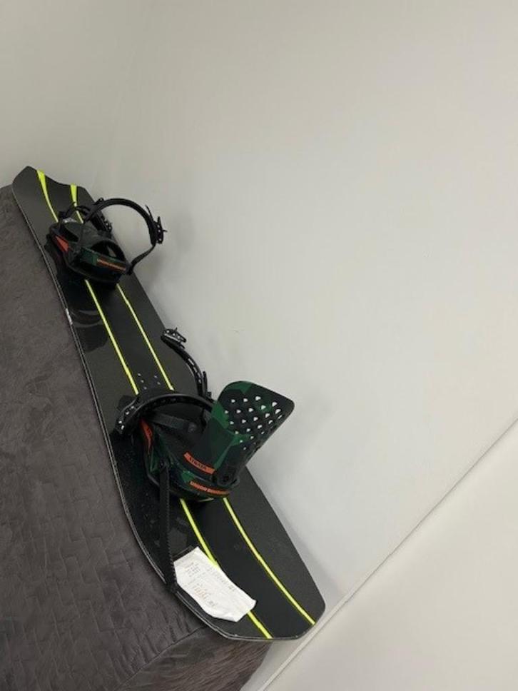 Salomon Dancehall 147 snowboard- en Strata-bindingen, Sport en Fitness, Snowboarden, Zo goed als nieuw, Board, Ophalen