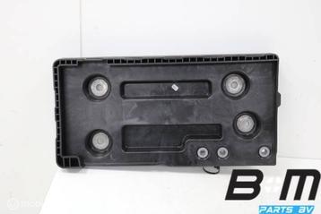 Accuconsole achter VW Passat B8 3Q0804869 beschikbaar voor biedingen