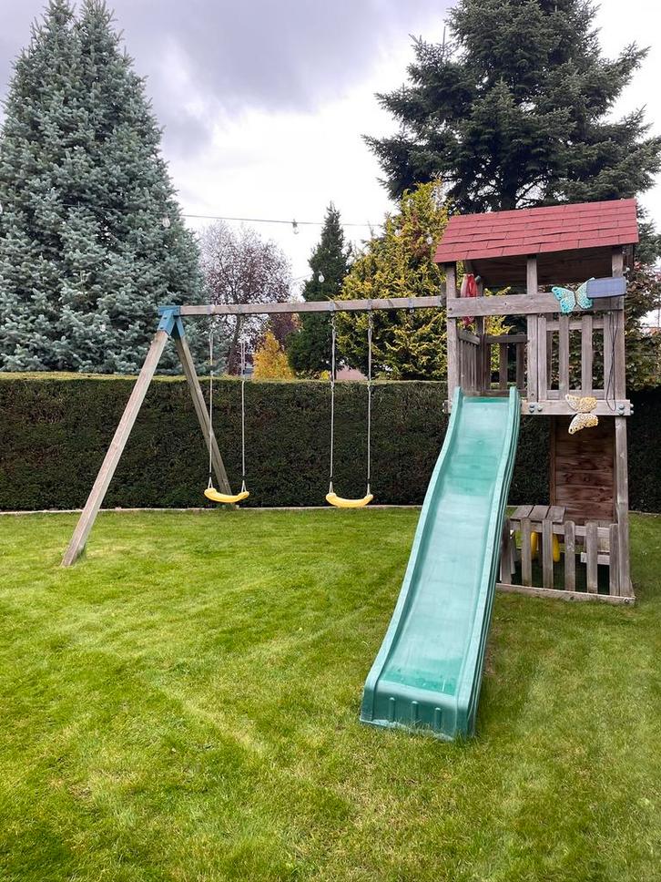 Speelhuis met glijbaan en schommels, Kinderen en Baby's, Speelgoed | Buiten | Speeltoestellen, Zo goed als nieuw, Glijbaan, Ophalen