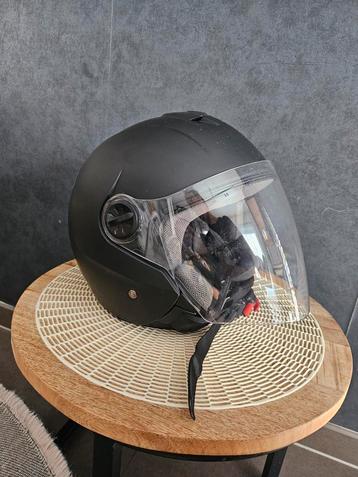 Vito motorhelm  beschikbaar voor biedingen