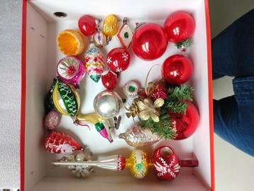 25 glazen kerstballen en piek jaren 50/60 beschikbaar voor biedingen
