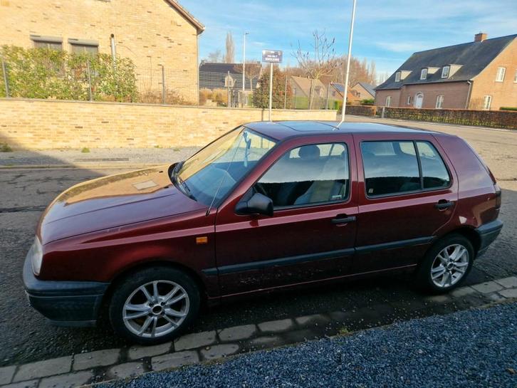 Golf 1.9Diesel (Ancêtre 210000 km réels), Auto's, Volkswagen, Particulier, Golf, ABS, Adaptieve lichten, Airbags, Centrale vergrendeling