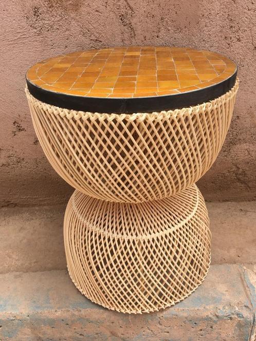 TABLE NOMADE EN ROTIN PLATEAU EN ZELLIGE, Huis en Inrichting, Tafels | Bijzettafels, Nieuw, Rond, 45 tot 60 cm, Minder dan 55 cm