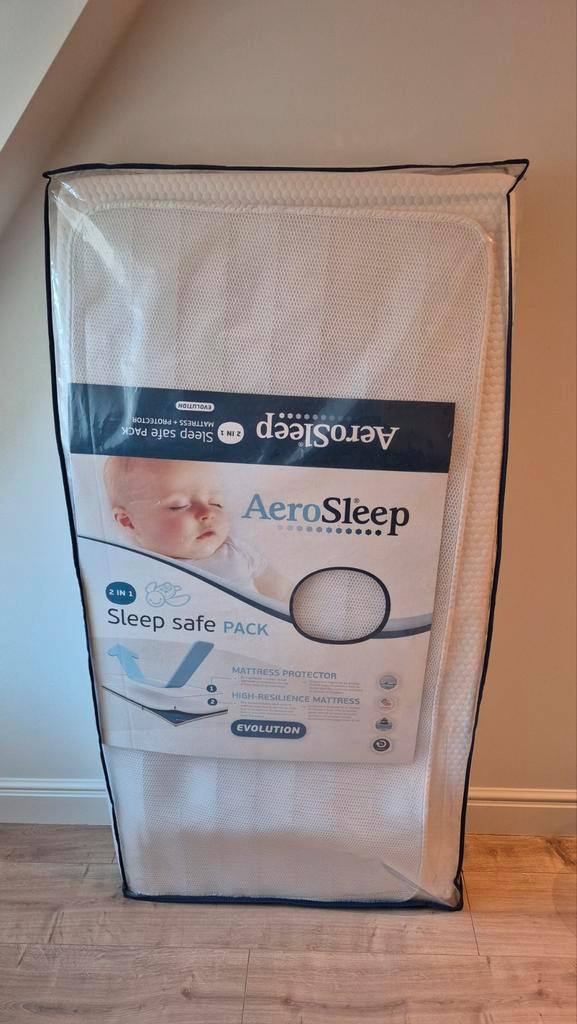 Matelas AeroSleep Evolution + protège-matelas, Enfants & Bébés, Chambre d'enfant | Linge de lit, Comme neuf, Autres types, Blanc