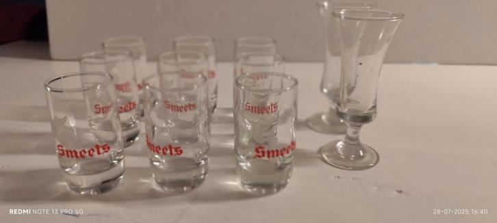 Jenever glazen: Extra Smeets 12 glazen. Ander model 2 glazen, Verzamelen, Glas en Drinkglazen, Zo goed als nieuw, Ophalen