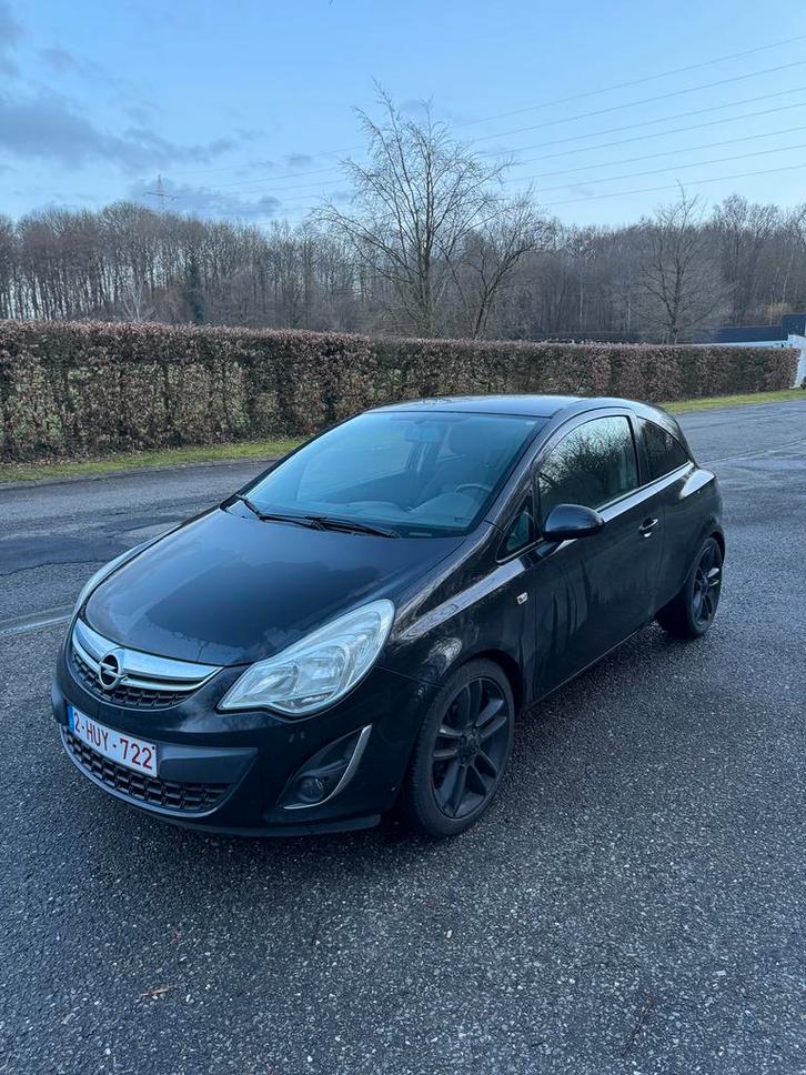 Opel Corsa 1.4i black edition, Autos, Opel, Particulier, Corsa, Essence, Euro 5, 3 portes, Boîte manuelle, Noir, Noir, Enlèvement