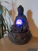 BOEDDHA-FONTEIN 30 CM MET LED-LICHT EN NIEUWE KRISTALLEN BOL, Ophalen of Verzenden, Nieuw