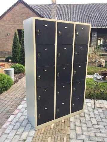 Degelijke 15 - deurs lockers , lockerkasten , vakkenkasten, Enlèvement, Utilisé