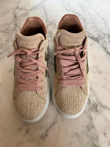 Hogan Sneakers zo goed als nieuw in trendy kleurtjes beschikbaar voor biedingen