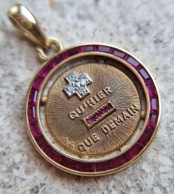 Medaille d'Amour Plus Qu' Hier Moins Que Demain Diamond Ruby beschikbaar voor biedingen