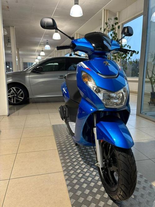 Peugeot Kisbee Showroom Modellen 25/50 km/u, Fietsen en Brommers, Scooters | Peugeot, Nieuw, Overige modellen, Benzine, Ophalen