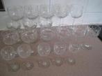 Set wijnglazen en 2 karaffen van jaren 20, Antiek en Kunst, Antiek | Glaswerk en Kristal, Ophalen of Verzenden